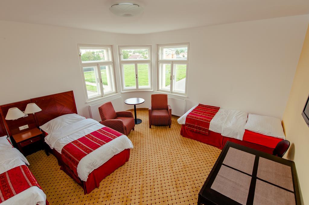 Penzion Karolinka Hotel Kromeriz Ngoại thất bức ảnh
