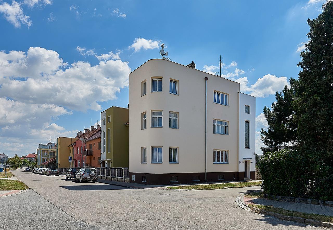 Penzion Karolinka Hotel Kromeriz Ngoại thất bức ảnh